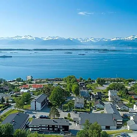 Moldefjord Hostel *